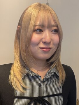 グリーン 渋谷(green) 【RIN】ホワイトブロンド　レイヤーカット