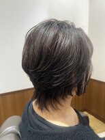 ファミリア ボンド(familiar BOND)&nbsp;白髪ぼかしハイライト×くびれショートレイヤー