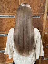 エレナ 那覇 新都心(Helena) 艶感ミルクティーベージュ