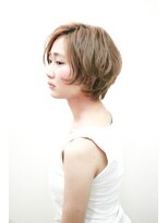 エメリヘアー(Emeli Hair)&nbsp;ツヤのあるグレーアッシュとくせ毛風パーマ　Emeli