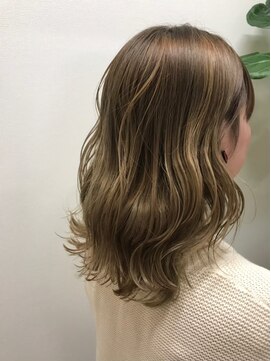 モルニ(MORNI) シルキーべージュ_マロンベージュ Aラインボブ かきあげ