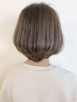 リコ(LIKO) 大人のきれいめボブ☆重めシルエット/ハイライト/ローライト