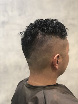 クシュ 所沢西口プロぺ通り(kusyu... ) アップバング.ツイストスパイラル.コンマヘアスキンフェード所沢