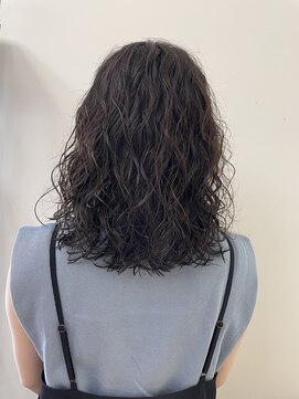 ノーム バイ アウラ(norm. by aura) ミディアムふわふわパーマ