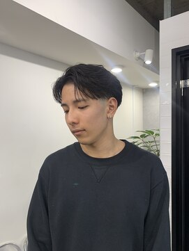 クロムトウキョウ ザ バーバー ネオン 新宿店(CHROM TOKYO the Barber ne/on) フェザーショート