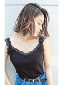 外国人風ボブ ハイライトグラデーション グレージュ 外ハネ