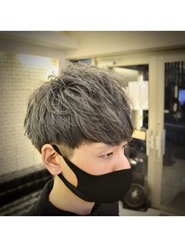 バーニーズ バーバークラブ(BARNEYS BARBER CLUB) グレージュマッシュスタイル