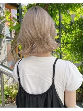 ロージアバイアルティナ(ROSIER by artina) ブロンドカラー_ブリーチオンカラー_ホワイトグレージュ