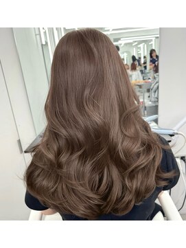 アマトウキョウスマートサロン(AMA TOKYO×Smart Salon) ヘーゼルベージュ　ブリーチなし　レイヤーカット　海外風