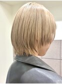 レイヤーボブショートボブ顔まわりレイヤー金髪/natsuki 金山