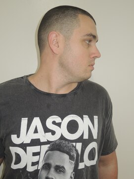 メンズカットバズボウズスキンフェード