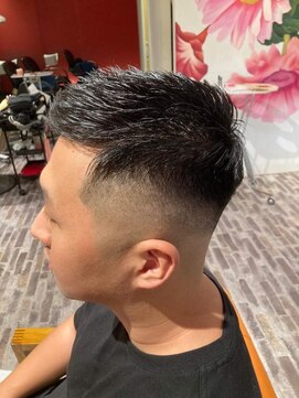 リリーコナー 武蔵小杉(LilyConnor) 武蔵小杉/メンズ/ヘッドスパ/眉毛/バーバー/フェード