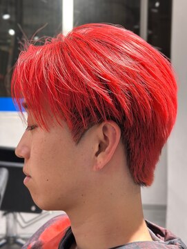オーシャントーキョー 神戸(OCEAN TOKYO KOBE) 赤髪レッド刈り上げツーブロックニュアンスセンターパート