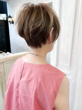 キャアリー(Caary) 福山Caary30代40代50代60代70代ショートヘア小顔補正立体カット