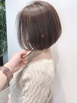 ステア ケース(stair case) 大人丸みハンサムショートセンターパートショートボブ前髪なし