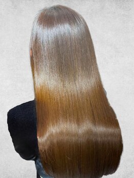 リリーヘアーリベート 浅草橋東口店(LiLiy hair LIBERT'E)の写真/髪がうねる、癖毛の方にもオススメの高濃度システムトリートメントが大好評◎自分をもっと好きになれる♪