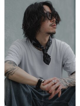 フィス(Fe's) ミディアムパーマ波巻きスパイラルパーマサーフカール