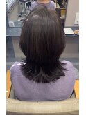 外はね　くびれミディアムレイヤー　吉田じゅり