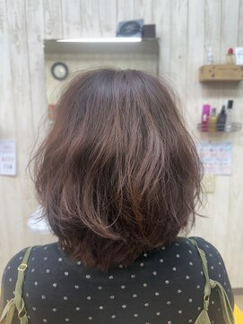 パーマ風ピンクボブ