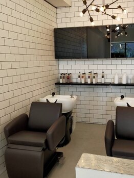 リーフ ヘア 上田美容研究所(Lief hair)の写真/頭皮の汚れをスッキリ落とし、髪に潤いを与えます。頭皮ケアで、髪本来の美しさへ導きます♪