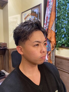 ヴァッシュ 中野店(VASH) ツーブロックショート