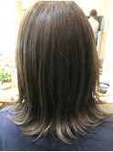 ちょっと長めの切りっぱなしボブ
