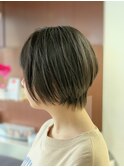 あごライン前下がりショートボブ/ひし形丸みショート/アッシュ