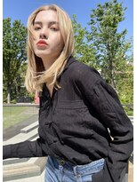 トルネード(TORNADO)&nbsp;韓国風外国人風レイヤーカット ホワイトカラー　ヨシンモリM511