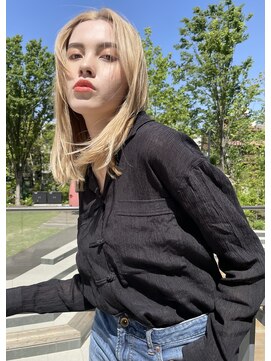 トルネード(TORNADO) 韓国風外国人風レイヤーカット ホワイトカラー　ヨシンモリM511