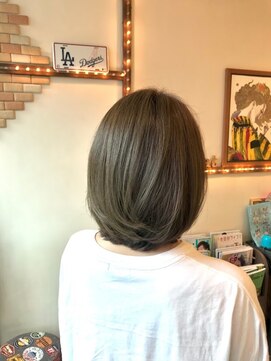 ブラット(brat) 髪質改善/インナーカラー/白髪染め