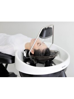 流水音×ヘッドスパで一層上質な至福のサロンタイムを…日常の疲れを癒しながら健やかな肌へと導きます♪