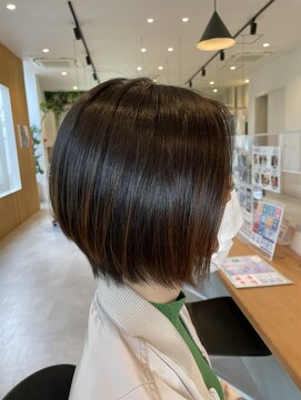 ヘアーエスクールエミュ(hair S. COEUR emu) 大人ショートボブ
