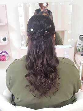 ヒャン(hyang) ゆるふわハーフアップ