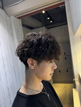 アクシー ヘアーアンドメイク(AXY HAIR&MAKE) ツイストスパイラル波巻きスパイラル刈り上げメンズマッシュ新宿