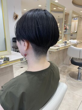 アッシュ 仙川店(Ash) 大人女子刈り上げショートツーブロック30代40代50代黒髪前髪なし