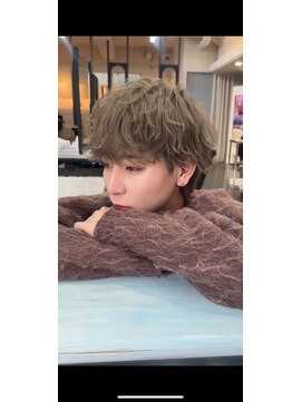 ナチュラル 渋谷(NATURAL) フェザーパーマ/スパイキーショート/サーフカール[メンズ/渋谷]