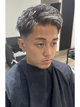 リア(Li'a) ツイストピンパーマ×ラフメッシュ/ハイライト、ツイストパーマ