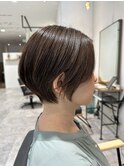 丸みシルエットの大人ショートボブ