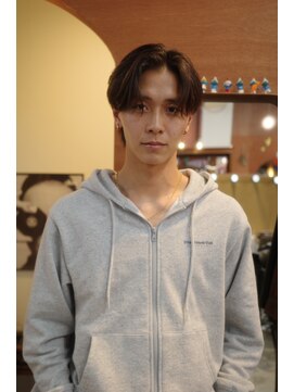 エディ(Edy) センターパートブラウンカラー韓国ヘアカルマヘア眉毛カット