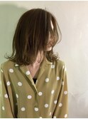 オリーブカラーで軽やかラフヘアー