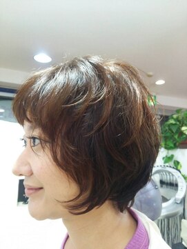 美容室 コーラル ナチュラルショート