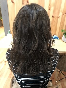 ルアナ バイ ザシーヘアーアンドライフ(LUANA by the SEA hair&life) 派手になりすぎない！上品ハイライト