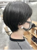 大人黒髪丸み前下がりハンサムマッシュショート（徳竹）