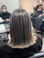 ヴィフ 大船(VIF)&nbsp;バレイヤージュ/グレーカラー/ロブ/ボブ/グレージュ/大船駅大船