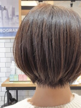 ノエル(noele) 丸みショート