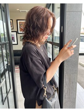 メゾン アヴァロ(Maison Avallo) パーマのウルフスタイル