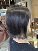 切りっぱなしボブ×アッシュグレージュ