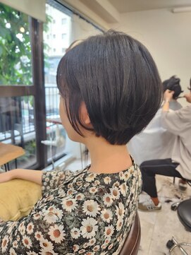 ベラ(Bella) 【Bella吉祥寺】丸み耳かけショートボブ