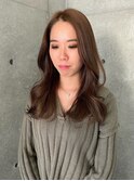 明るめベージュ