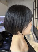 大人美人ショートボブ丸みショートブルーブラックカラー